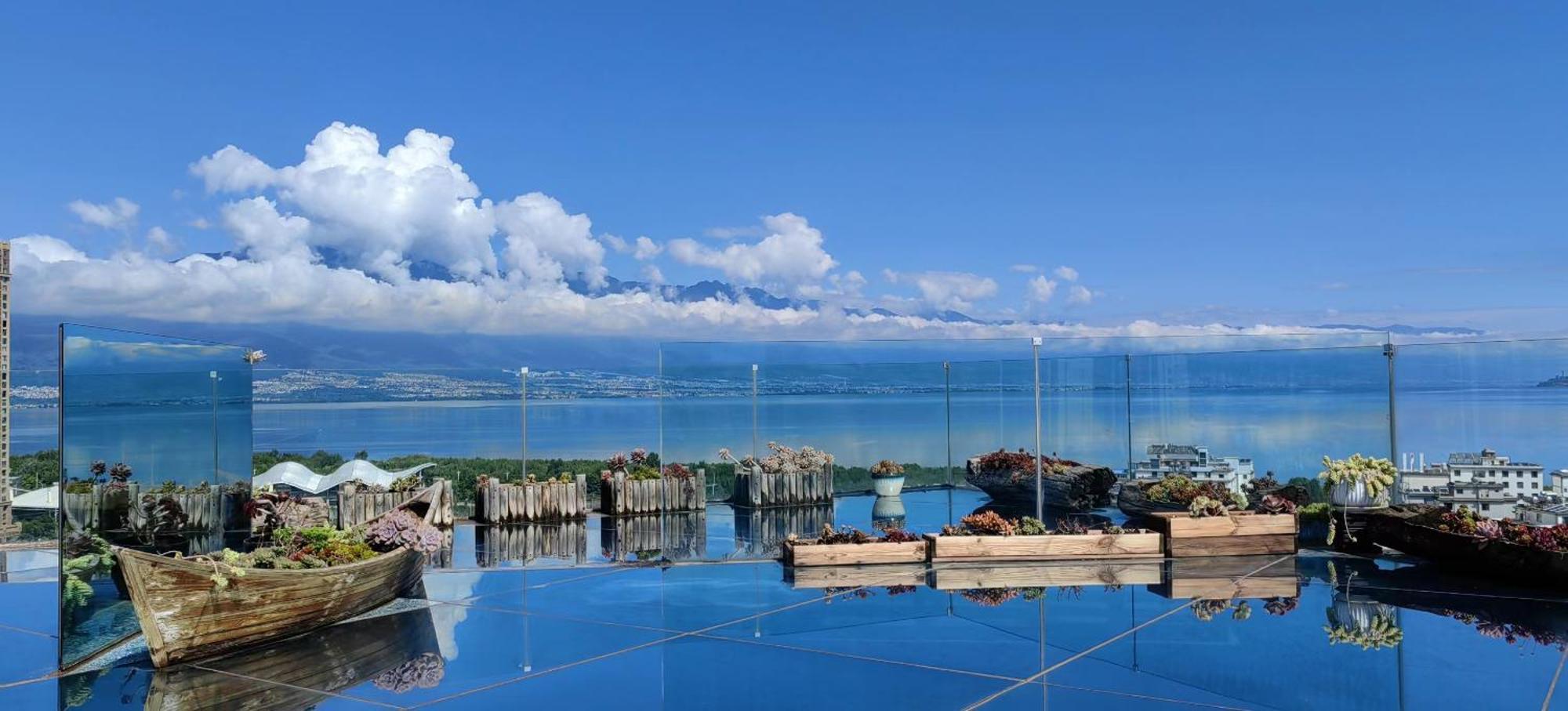 Dali Listening Sea View Villa大理听城海景别墅 Exterior foto