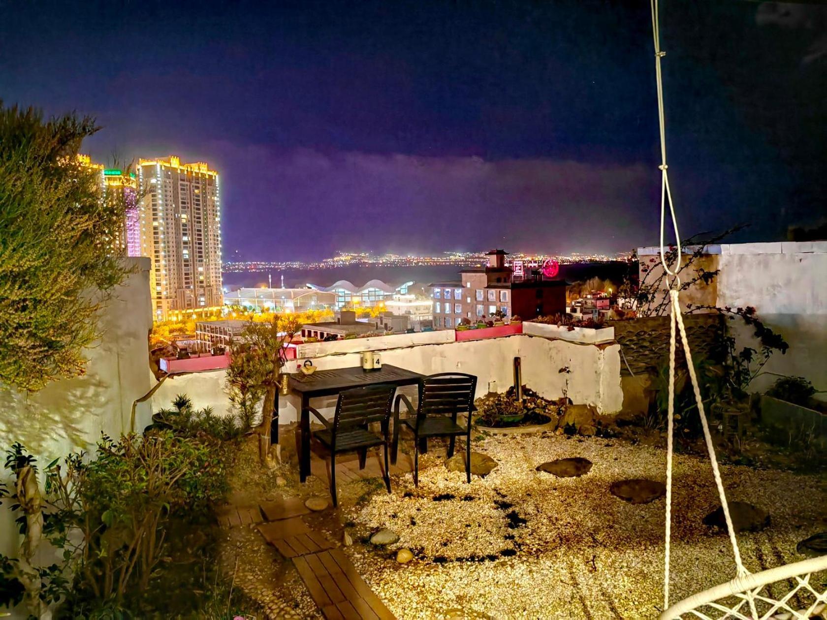 Dali Listening Sea View Villa大理听城海景别墅 Exterior foto